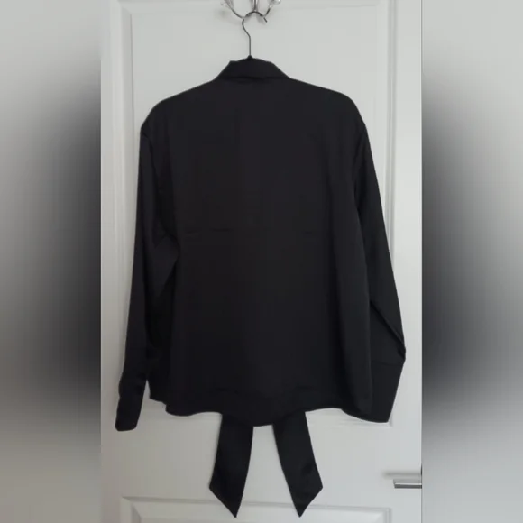 NWT H&M - Long-Sleeve Black Blouse! - Picture 3 of 5